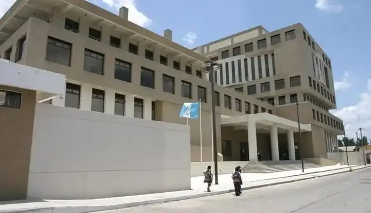 Gabriel Estuardo García Luna durante su juramentación como fiscal general en Guatemala